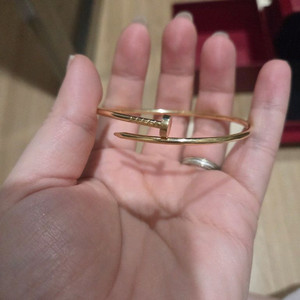 까르띠에 저스트앵끌루 sm 18 이미지