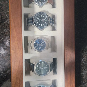 디우스 클래식우드 5구 시계 보관함 판매합니다.