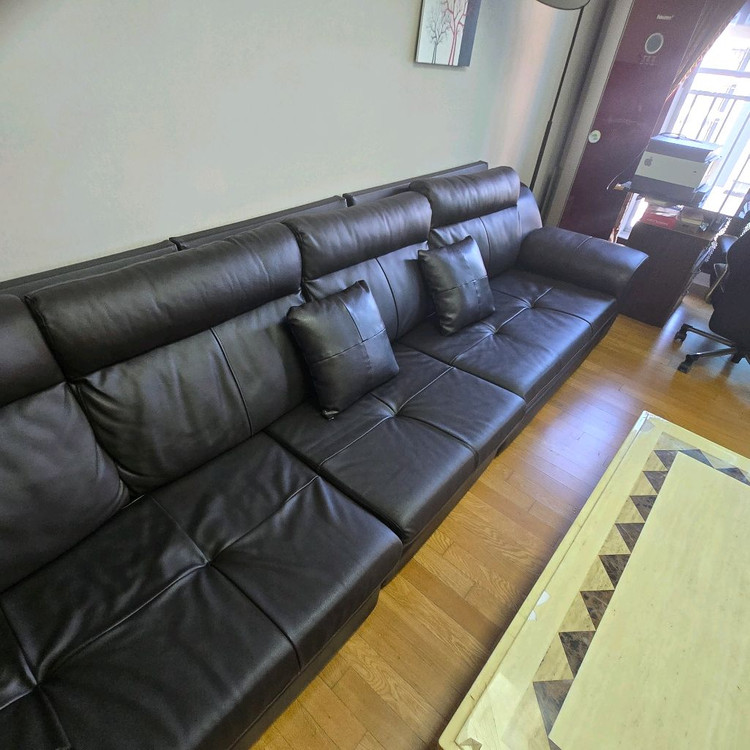 거실 가죽 소파 이미지