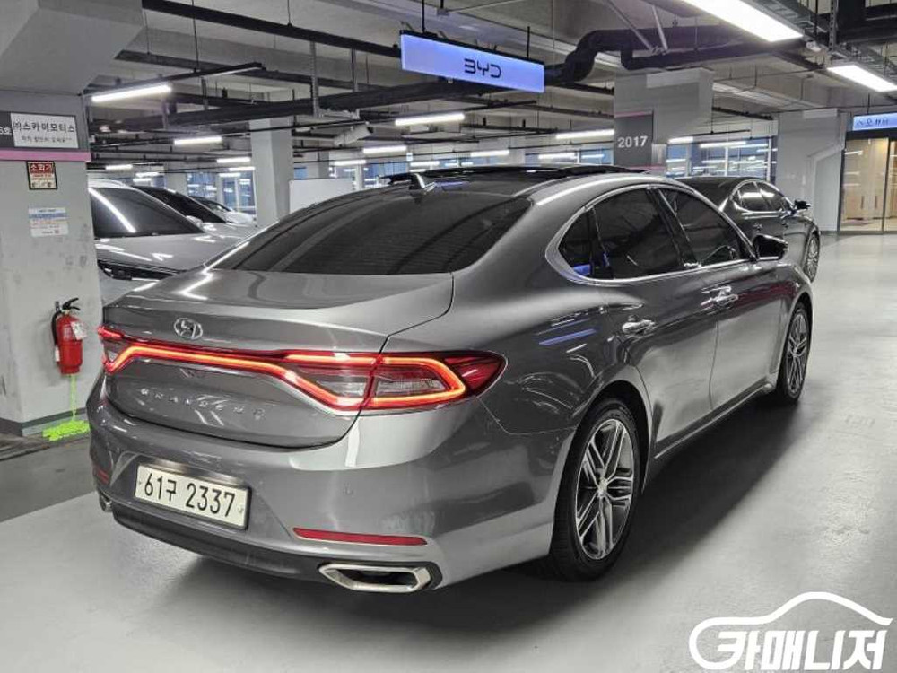 [현대]그랜저 IG 3.0 LPI 프리미엄 스페셜(장애인용) #3월급매--2