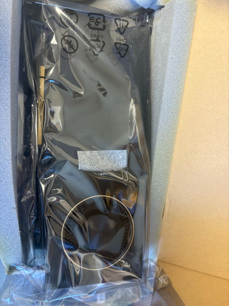 RTX A6000 판매합니다. 이미지