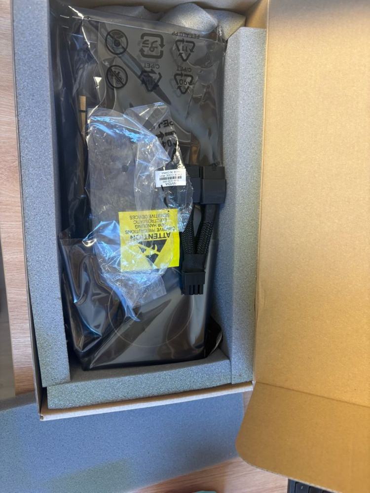 RTX A6000 판매합니다. 이미지