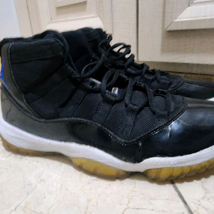 나이키 에어 조던 11 스페이스잼 275 이미지