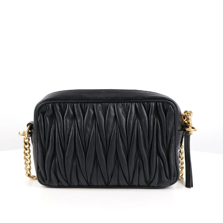 [중고명품다올] 미우미우 로고 나파 마테라쎄 체인 크로스백 블랙 금장 5BH118--3