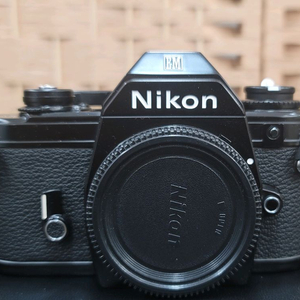 니콘 EM 필름카메라