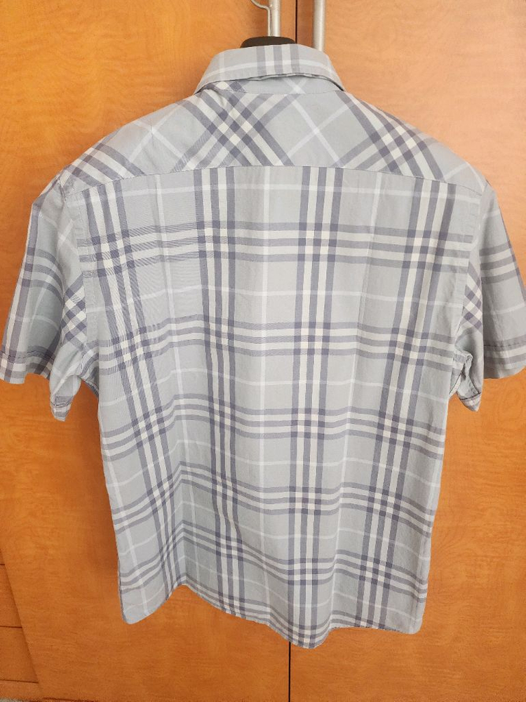 버버리 블루 반팔 셔츠 팝니다.--1