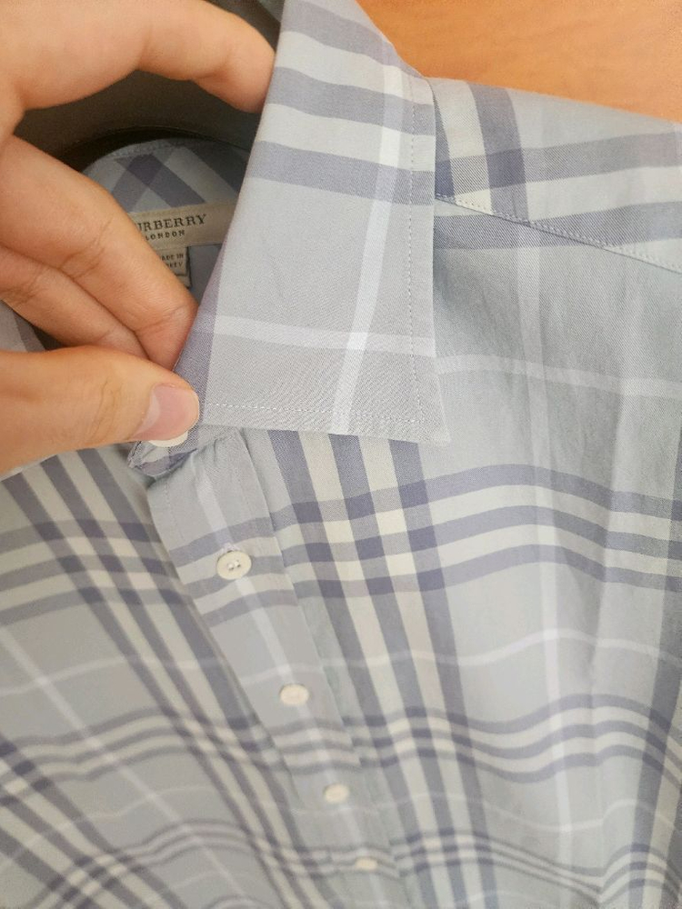 버버리 블루 반팔 셔츠 팝니다.--3