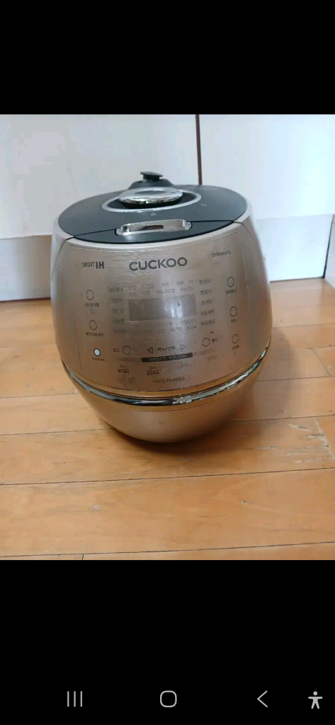 쿠쿠 6인용 메탈릭 IH밥솥/DHB0660FE--2