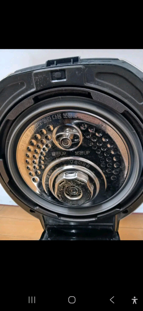 쿠쿠 6인용 메탈릭 IH밥솥/DHB0660FE--7