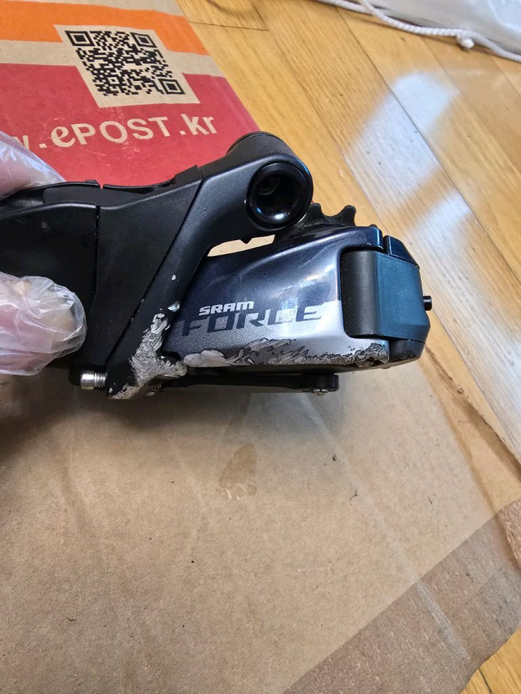 스램 포스 d1+레드 스프라켓 로드자전거 12단 전동구동계 그룹셋 판매--3