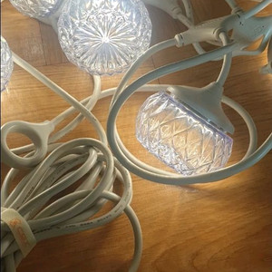 크레모아 이너프7 캠핑랜턴 판매합니다.