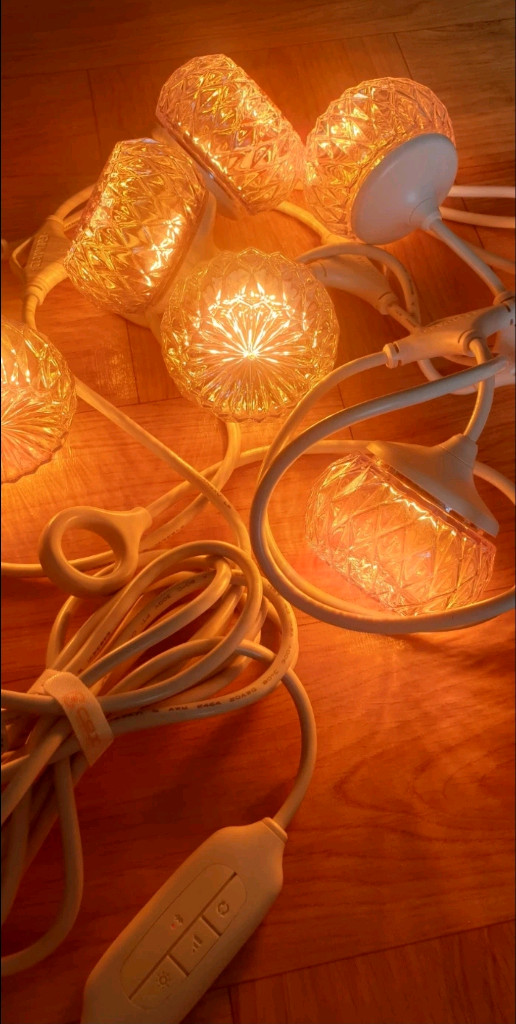 크레모아 이너프7 캠핑랜턴 판매합니다.--1