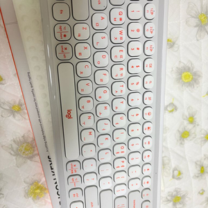 로지텍 블루투스 키보드 POP ICON KEYS 박스o,키스킨o