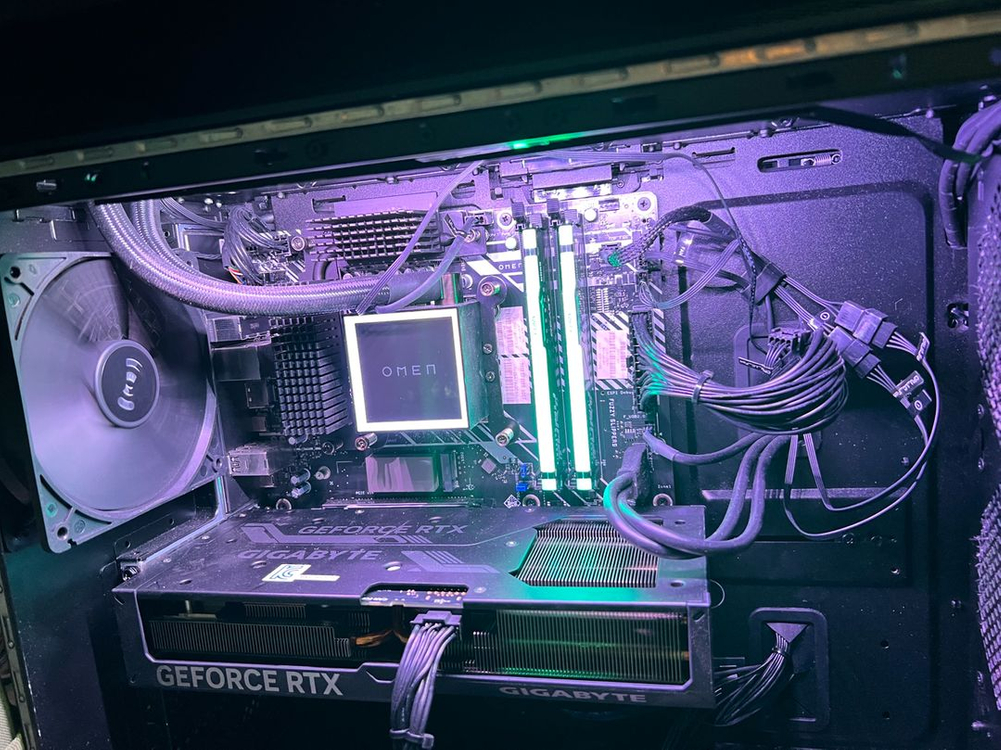 HP OMEN 게이밍 PC (7950x3d/4070ti super)--2