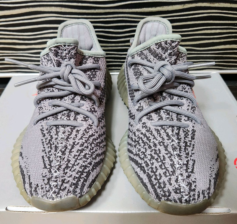 아디다스 이지 부스트 350 V2 벨루가 2.0 이미지