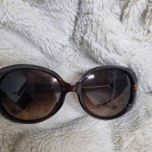 구찌 선글라스 오버 사이즈 뿔테