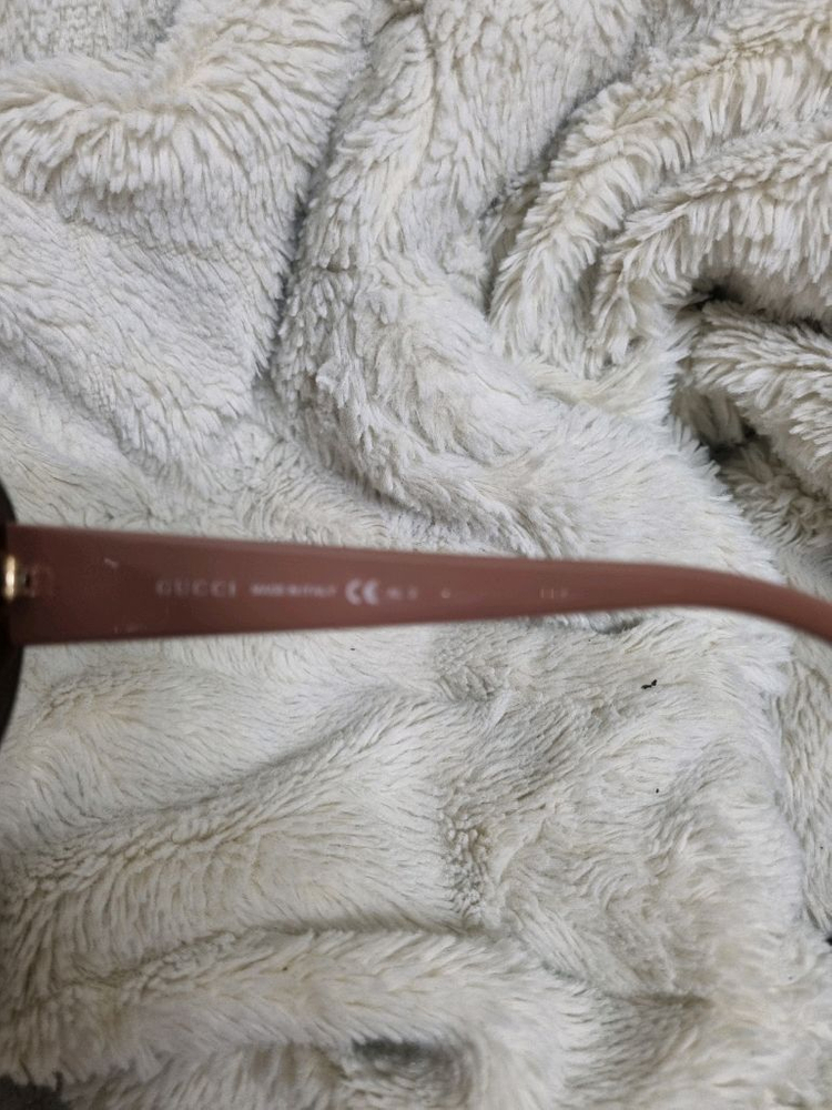 구찌 선글라스 오버 사이즈 뿔테--2