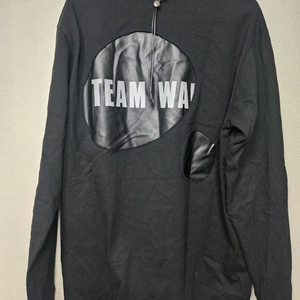 team wang 팀왕 컷아웃 디테일 롱슬리브 맨투맨