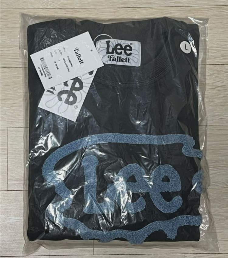 [새상품] L) 팔렛 X Lee 브러쉬 트위치 로고 맨투맨 챠콜--3