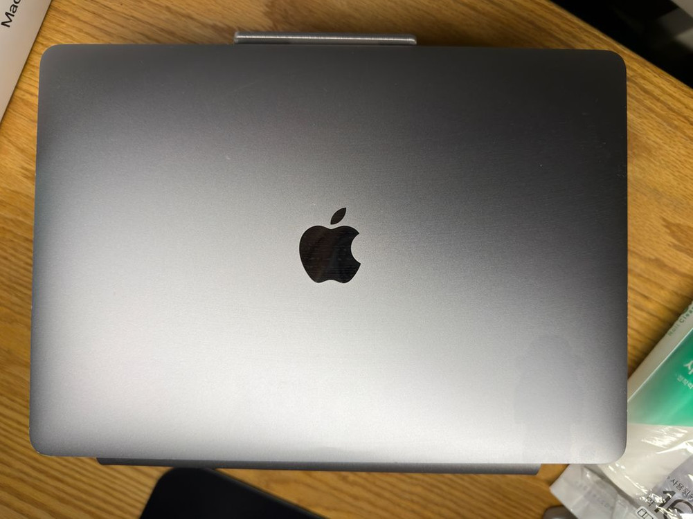 맥북 프로 13인치 2019 이미지