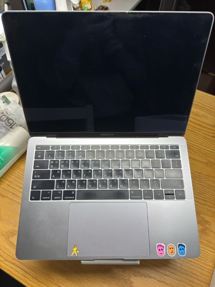 맥북 프로 13인치 2019 이미지