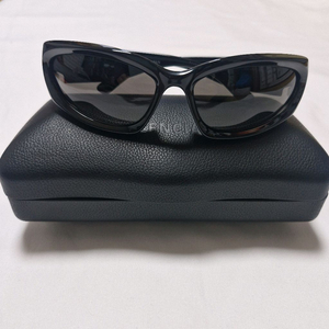 발렌시아가 스위프트 오발 선글라스 블랙