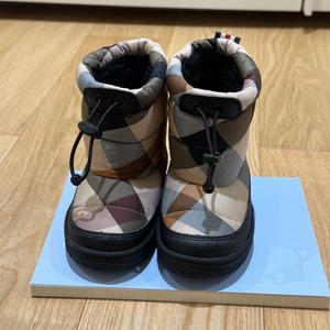 닥스키즈패딩부츠 이미지