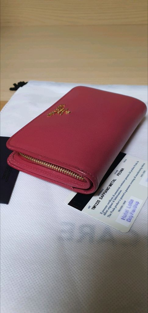 프라다 사피아노 반지갑 핑크 정품A급(보증서O)구찌프라다루이비통디올고야드샤넬셀린느보테가생로랑발렌시아가버버리가방--4