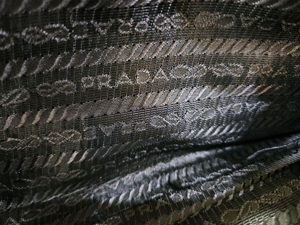 [빈티지 명품/ 정품] 프라다 도트백--1