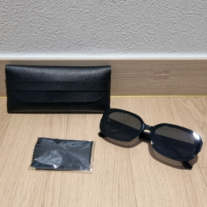 블랙 선글라스