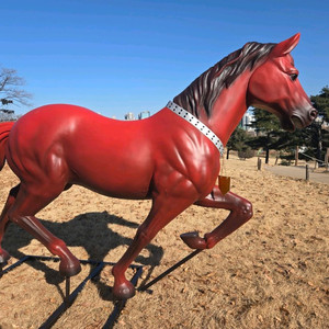 적토마 - 대형 붉은색 말 조형물 인테리어 소품 이미지