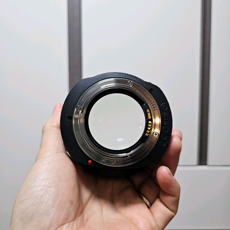 캐논 EF 85mm F1.2 ll 렌즈 만투 이미지