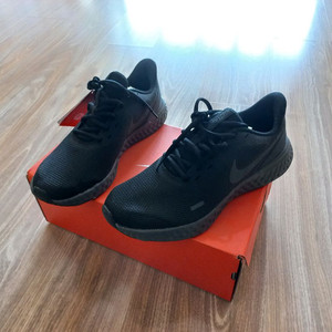 나이키신발 새제품 bq3204 001 판매합니다