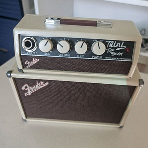 펜더 미니앰프 이미지