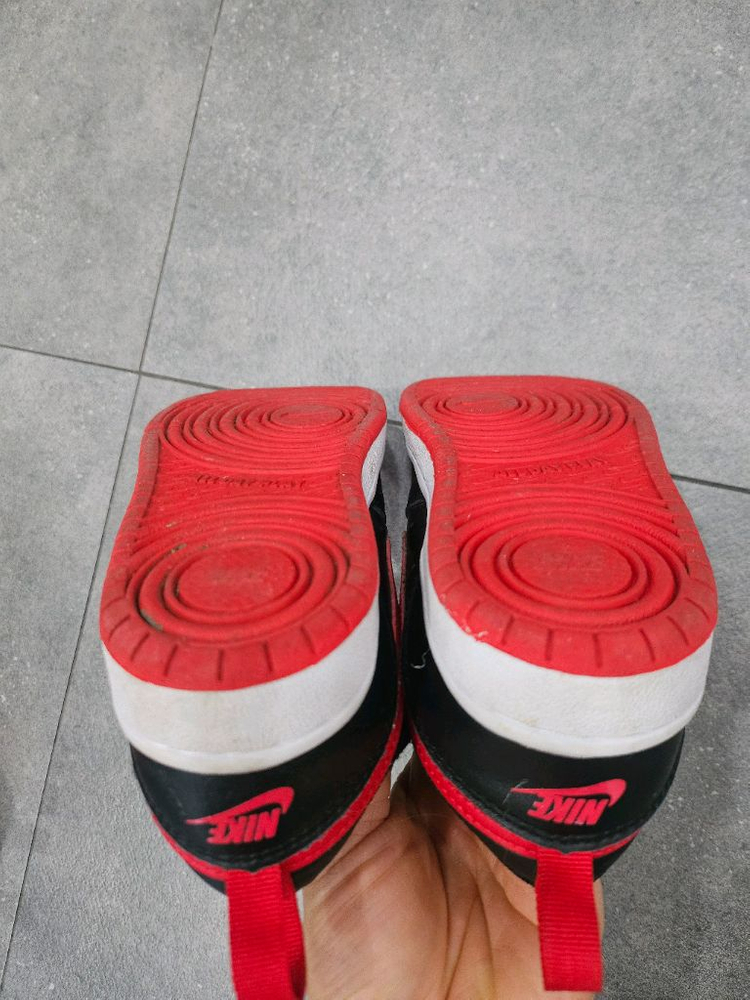 나이키키즈 코드버로우 검빨 200사이즈 이미지