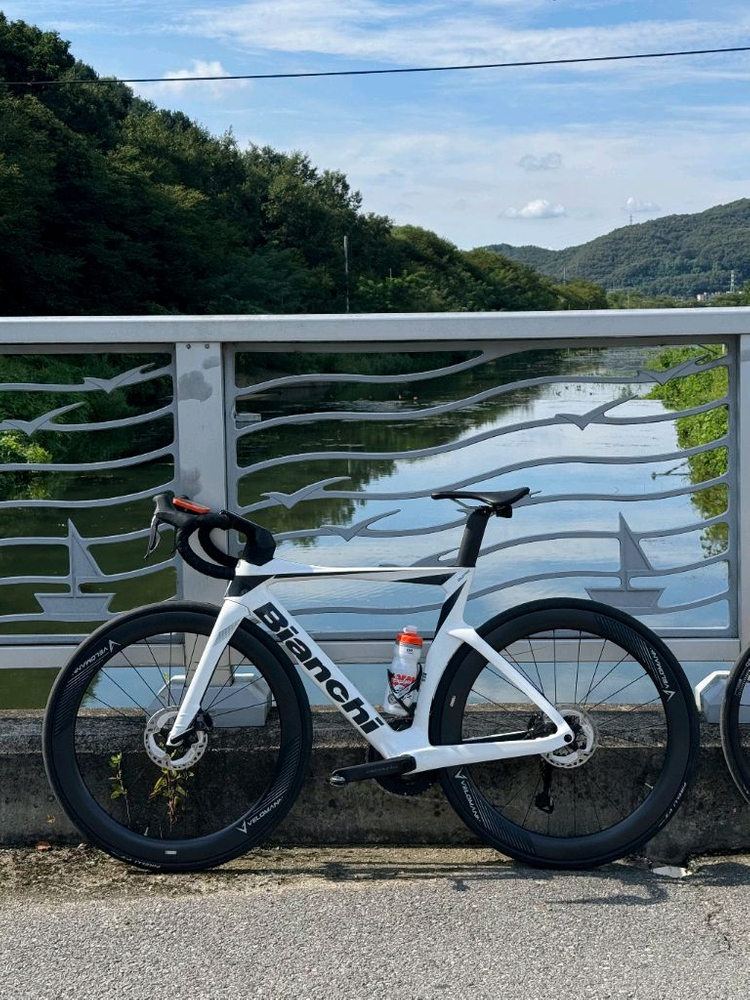 로드자전거 비앙키 올트레 콤프 DI2 울테그라 이미지