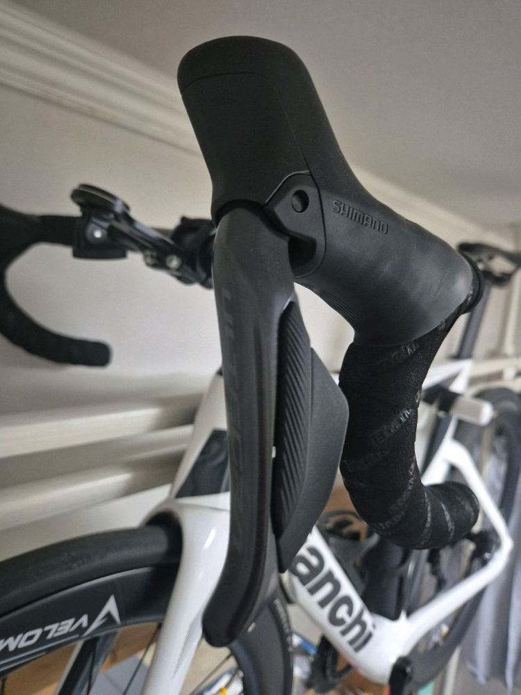 로드자전거 비앙키 올트레 콤프 DI2 울테그라 이미지