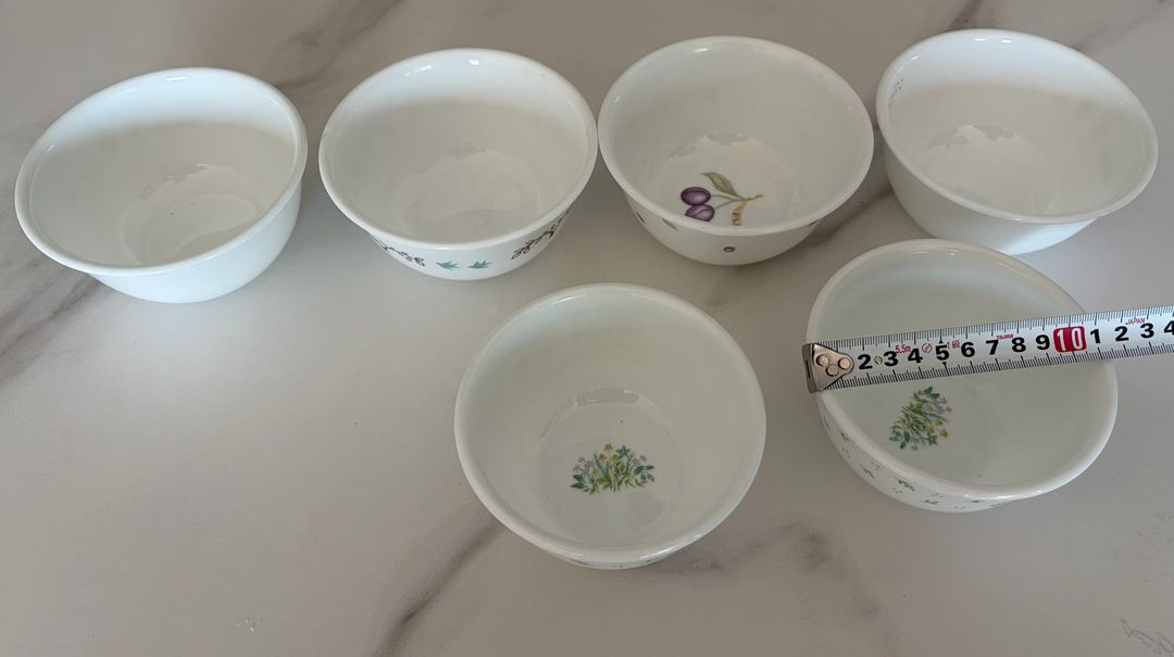 코렐 꽃무늬가 그려진 흰색 도자기 그릇 12개--4