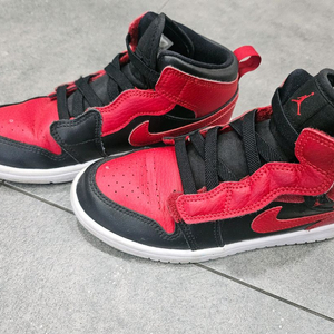 나이키 에어조던1미드 검빨 210사이즈 이미지