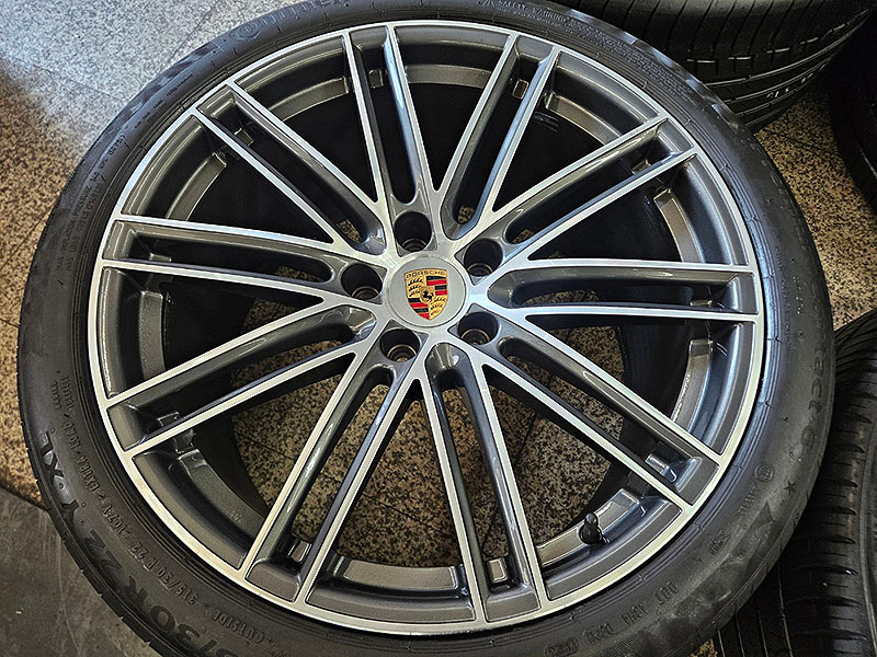 포르쉐 9Y0 카이엔터보 터보4 정품 22인치 휠 타이어 셋트--2