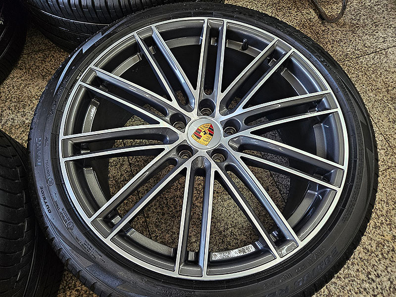 포르쉐 9Y0 카이엔터보 터보4 정품 22인치 휠 타이어 셋트--3