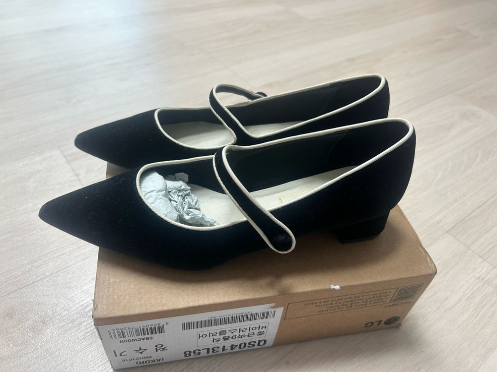 바이미나 벨벳 메리제인 플랫슈즈 240 이미지