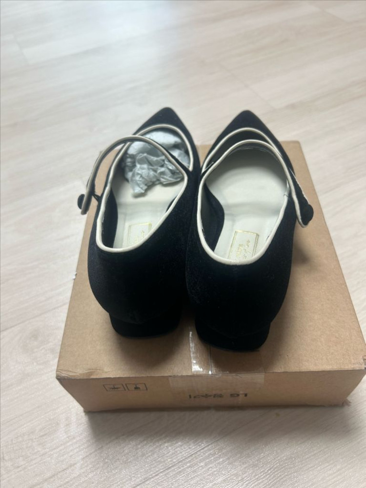 바이미나 벨벳 메리제인 플랫슈즈 240 이미지