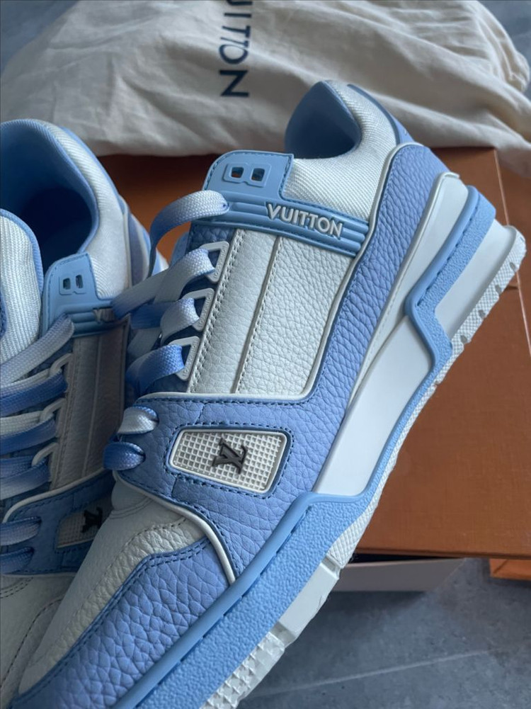 루이비통 트레이너 남자 스니커즈 새상품 급처해요. 이미지