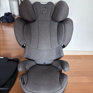 싸이벡스 솔루션 zfix 주니어카시트 이미지