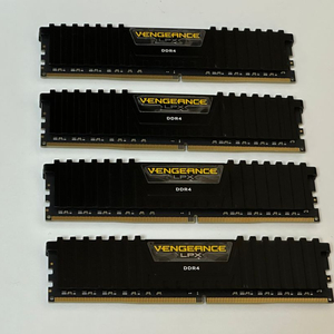 커세어 vengeance DDR4 32GB X 4개