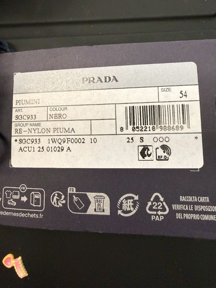 25FW 프라다 삼각로고 리나일론 다운 패딩 자켓 SGC933 판매합니다--3