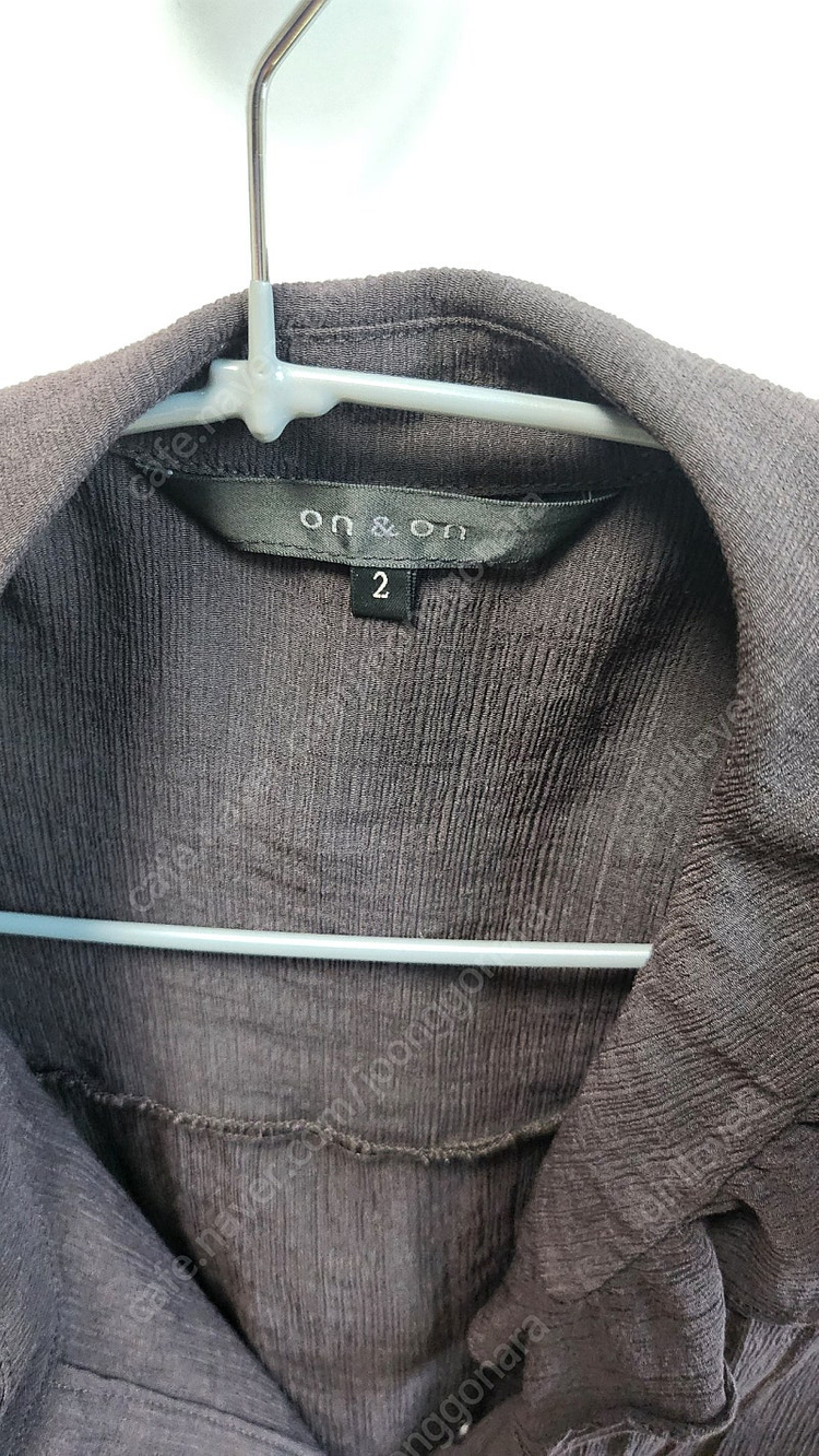 온앤온 블라우스--1