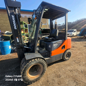 두산지게차3톤 이미지