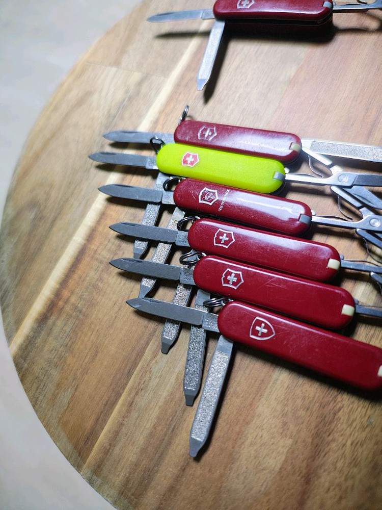 빅토리녹스 미니, 클래식, sd, 호각, 야광 등 이미지